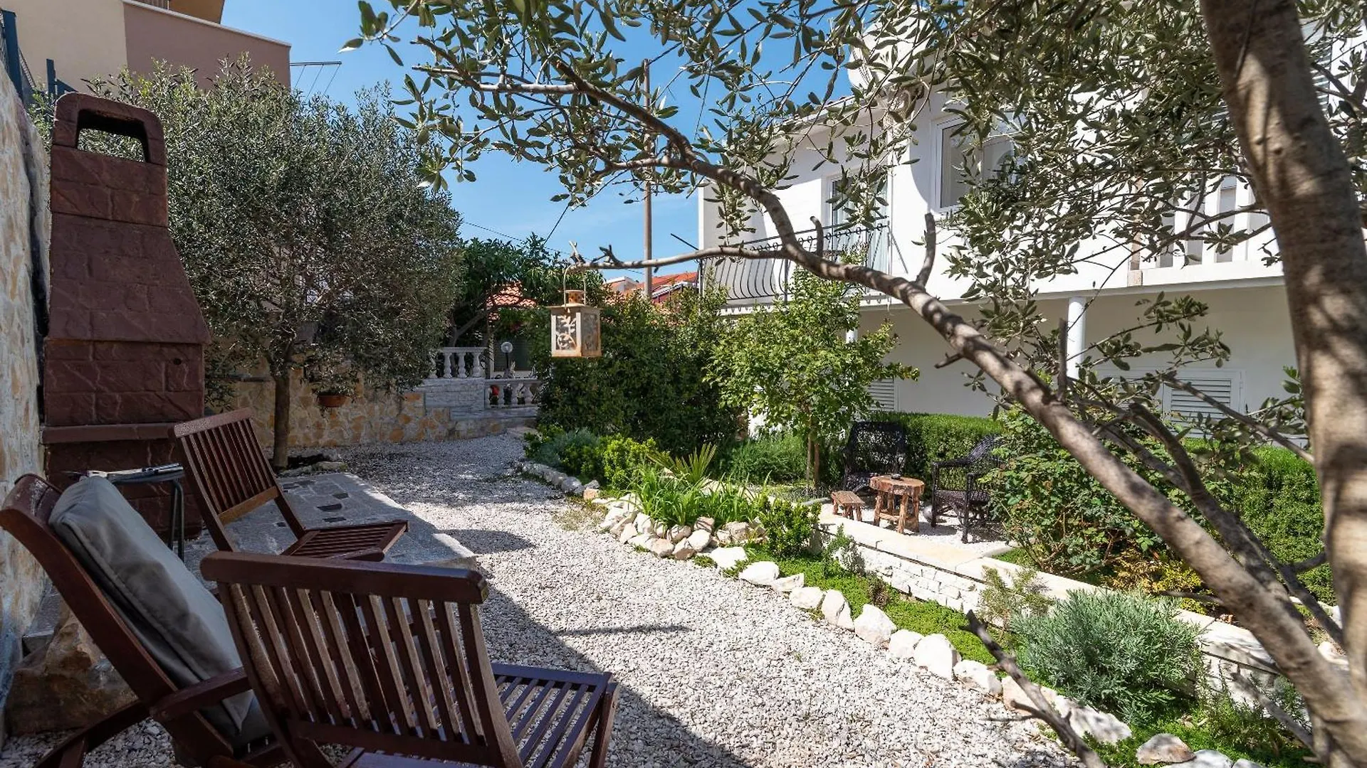 Geraeumige Ferienwohnung Mit Meerblick Trogir Croatia