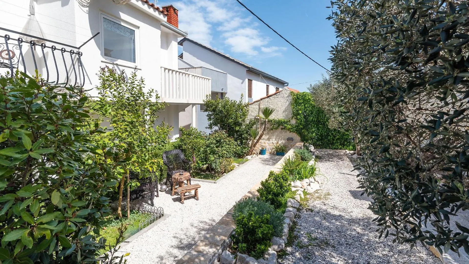 Apartment Geraeumige Ferienwohnung Mit Meerblick Trogir