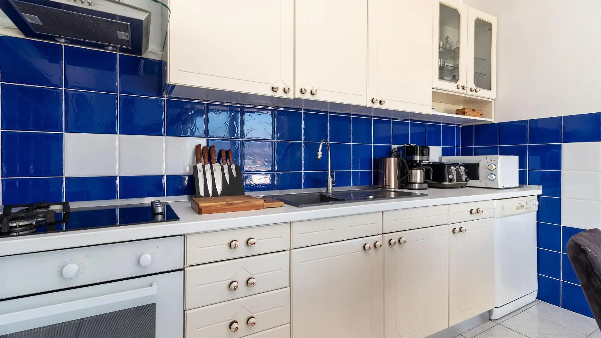Apartment Geraeumige Ferienwohnung Mit Meerblick Trogir Croatia