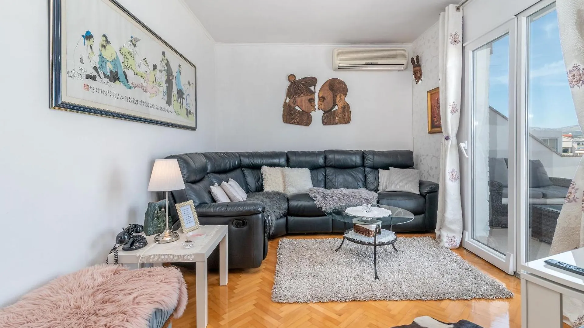 Geraeumige Ferienwohnung Mit Meerblick Trogir Apartment