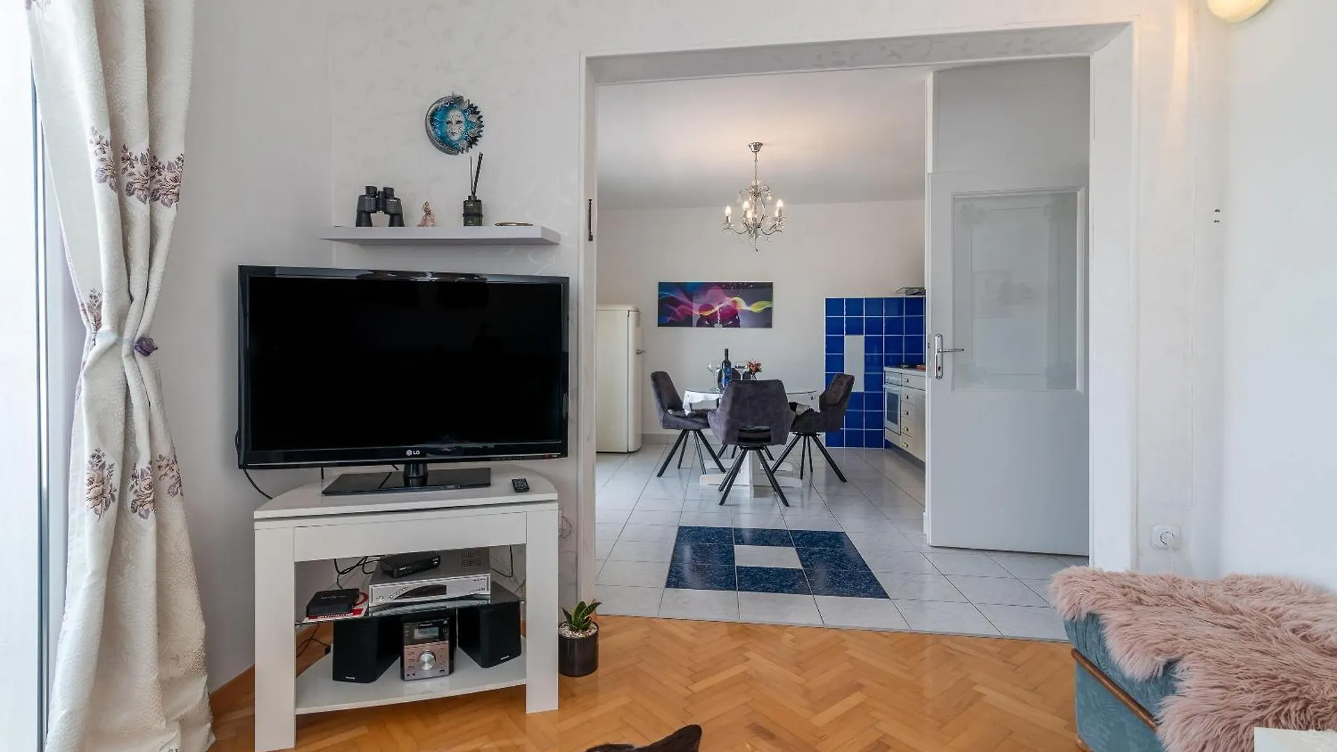 Geraeumige Ferienwohnung Mit Meerblick Trogir 0*,  Croatia